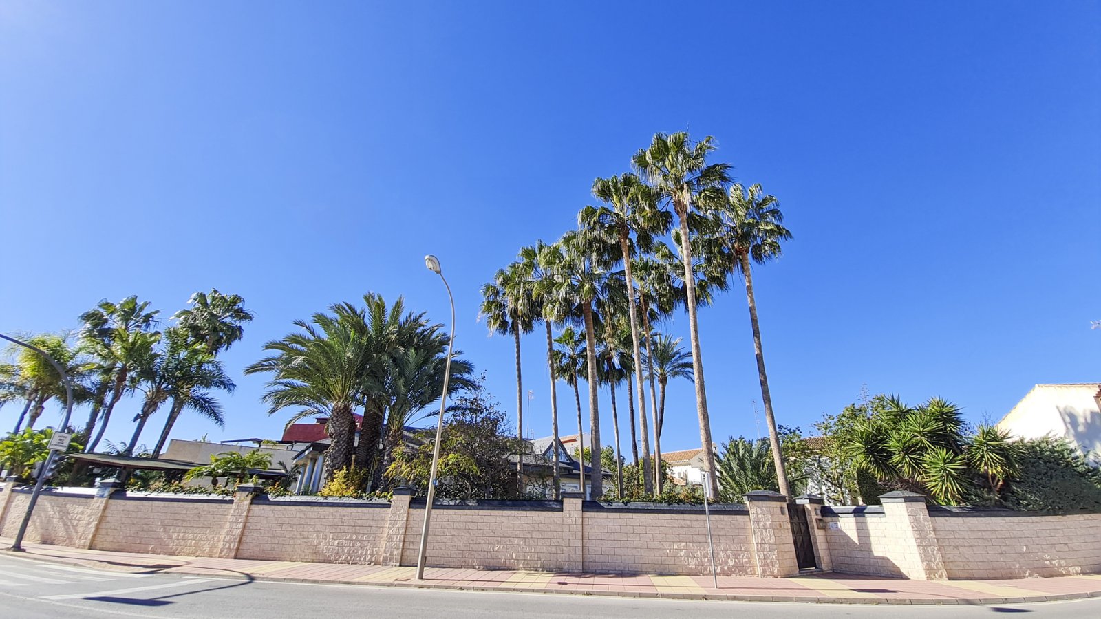 Diese Villa befindet sich in der charmanten Gemeinde San Pedro del Pinatar und bietet ein einzigartiges Wohnerlebnis mit Meerblick. Die Immobilie lie