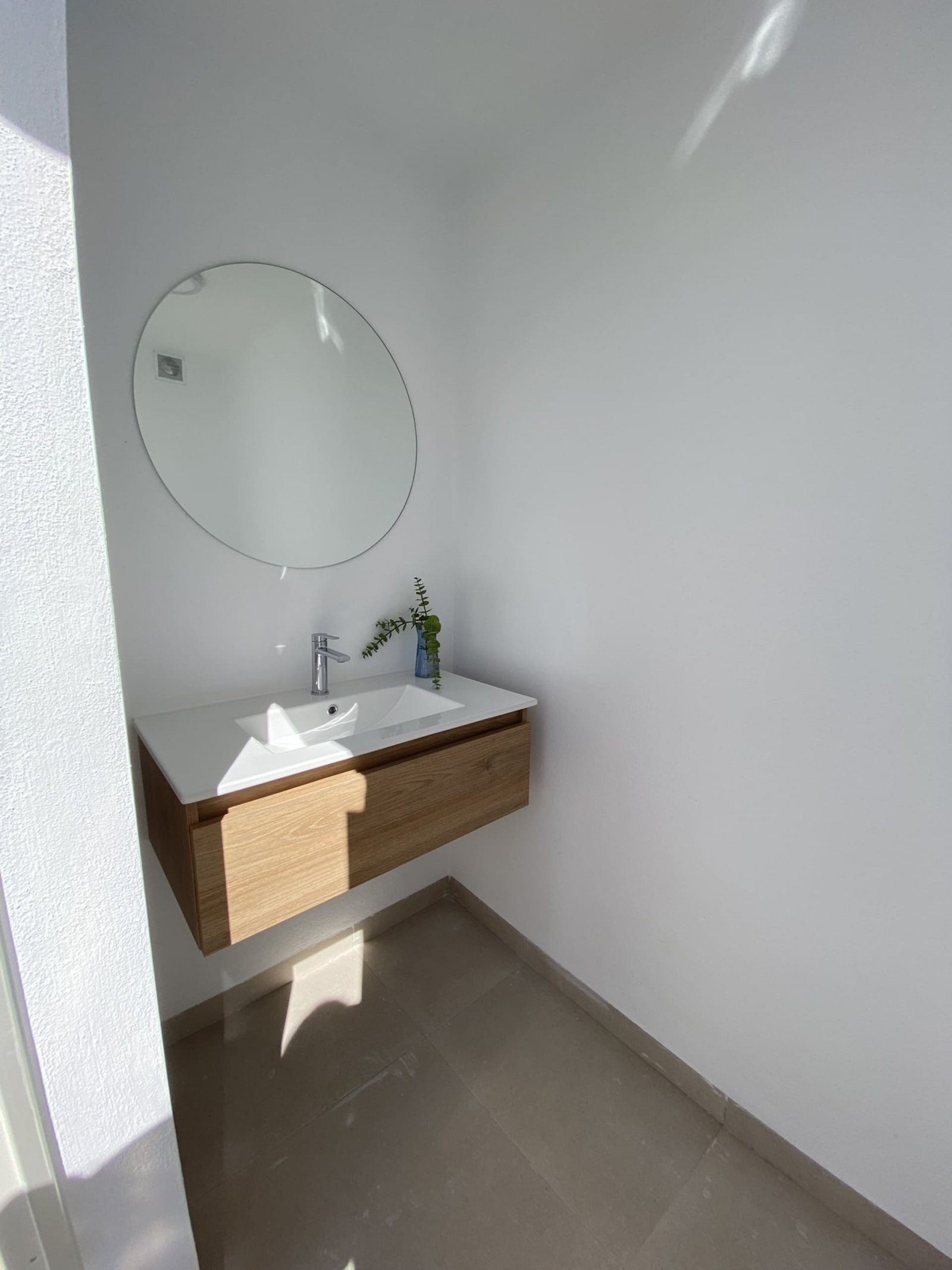 Im charmanten Ort Pilar de la Horadada gelegen, bietet dieser Wohnkomplex eine Auswahl an hohen und niedrigen Bungalows, die darauf ausgelegt sind, d