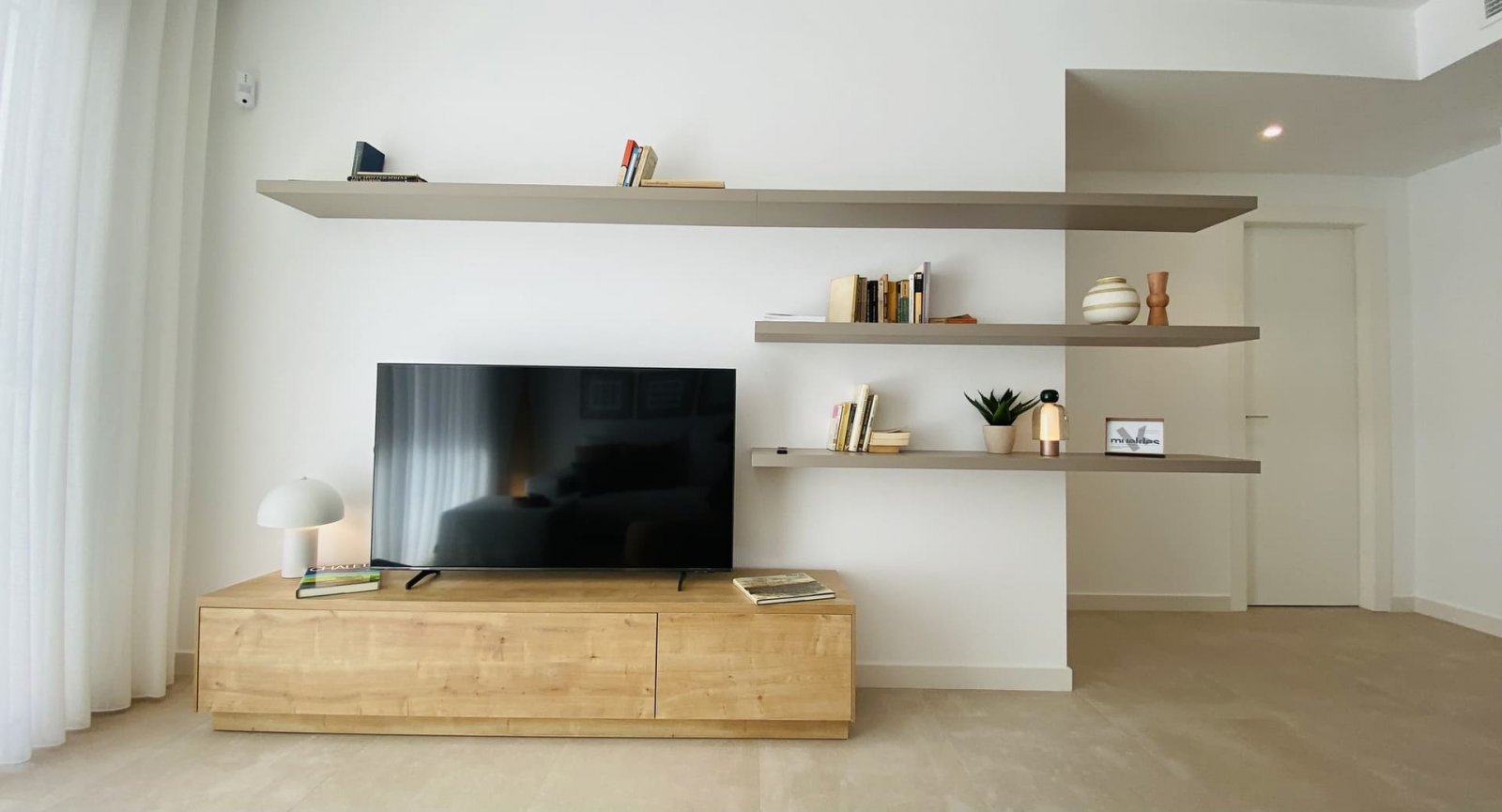 Im charmanten Ort Pilar de la Horadada gelegen, bietet dieser Wohnkomplex eine Auswahl an hohen und niedrigen Bungalows, die darauf ausgelegt sind, d