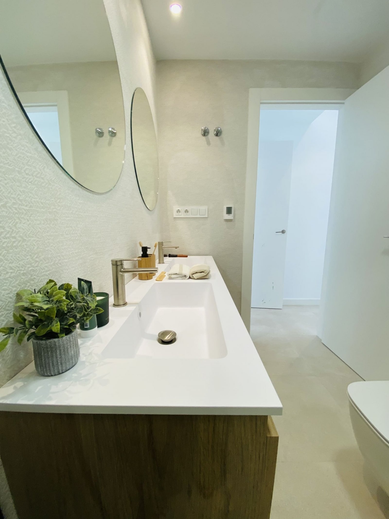 Im charmanten Ort Pilar de la Horadada gelegen, bietet dieser Wohnkomplex eine Auswahl an hohen und niedrigen Bungalows, die darauf ausgelegt sind, d