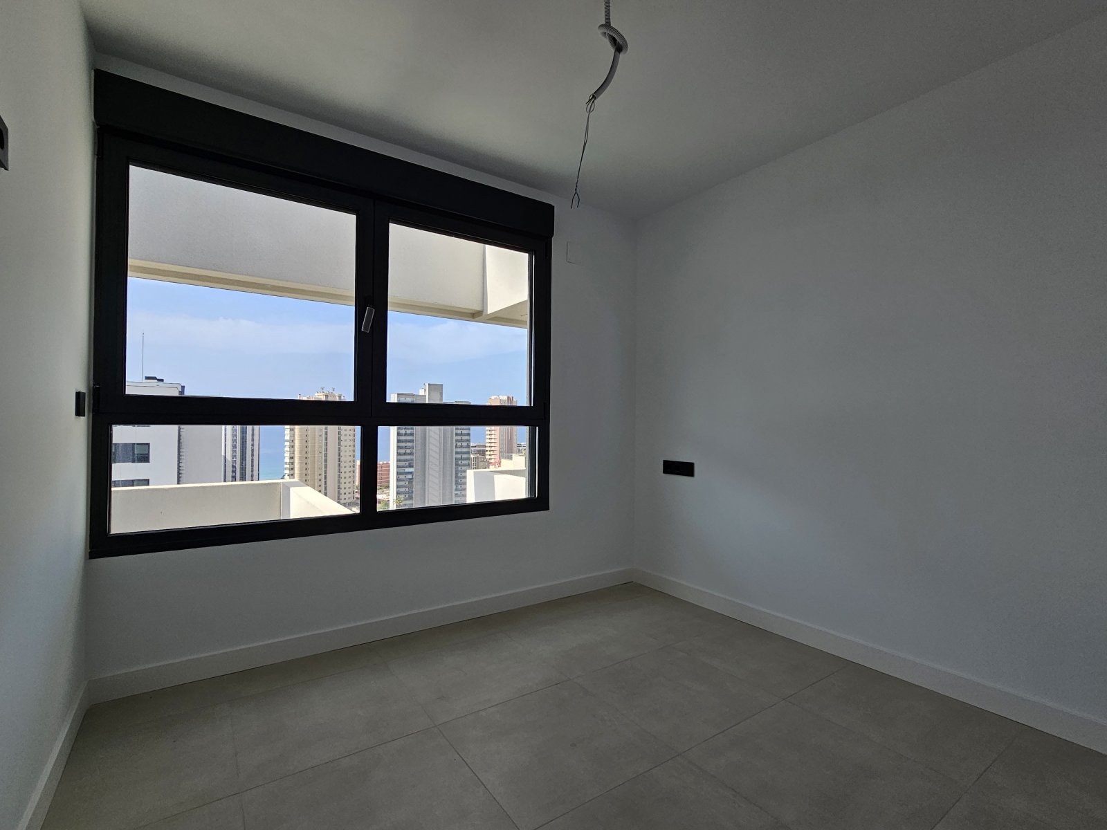  In der charmanten Stadt Calpe gelegen, bietet dieses exklusive Penthouse-Ensemble ein einzigartiges Wohnerlebnis mit beeindruckendem Meerblick. Mit n