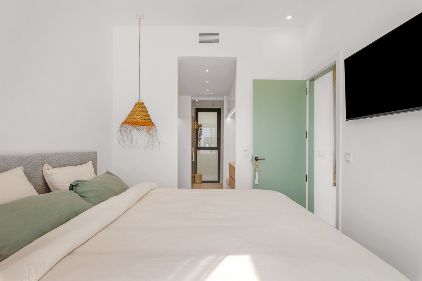 In der charmanten Ortschaft Dolores gelegen, bietet diese exklusive Sammlung von 10 Reihenhäusern eine ideale Wohnumgebung für diejenigen, die Ruhe u