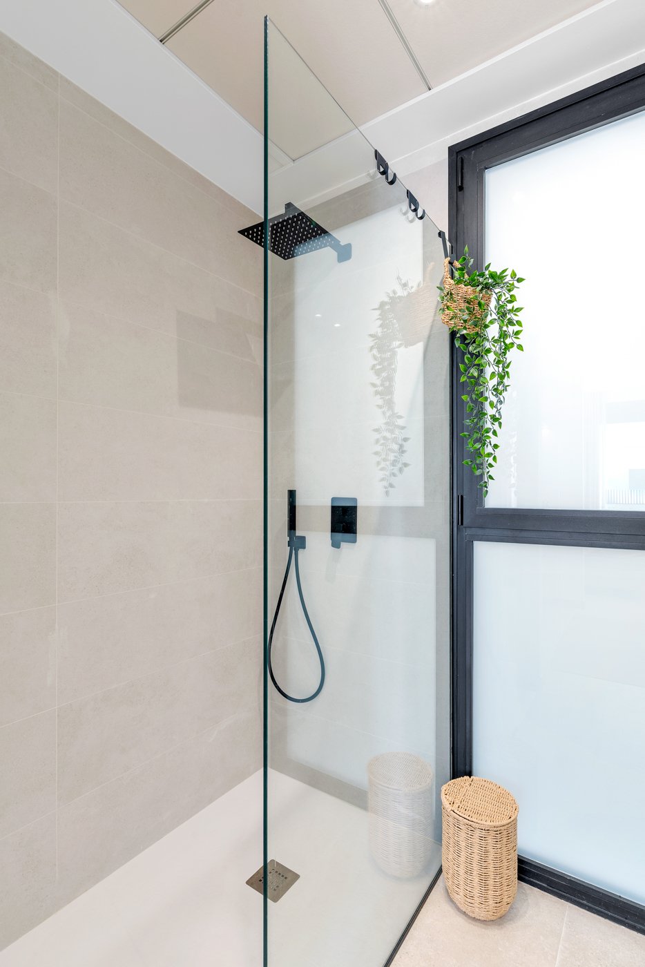 In der charmanten Ortschaft Dolores gelegen, bietet diese exklusive Sammlung von 10 Reihenhäusern eine ideale Wohnumgebung für diejenigen, die Ruhe u