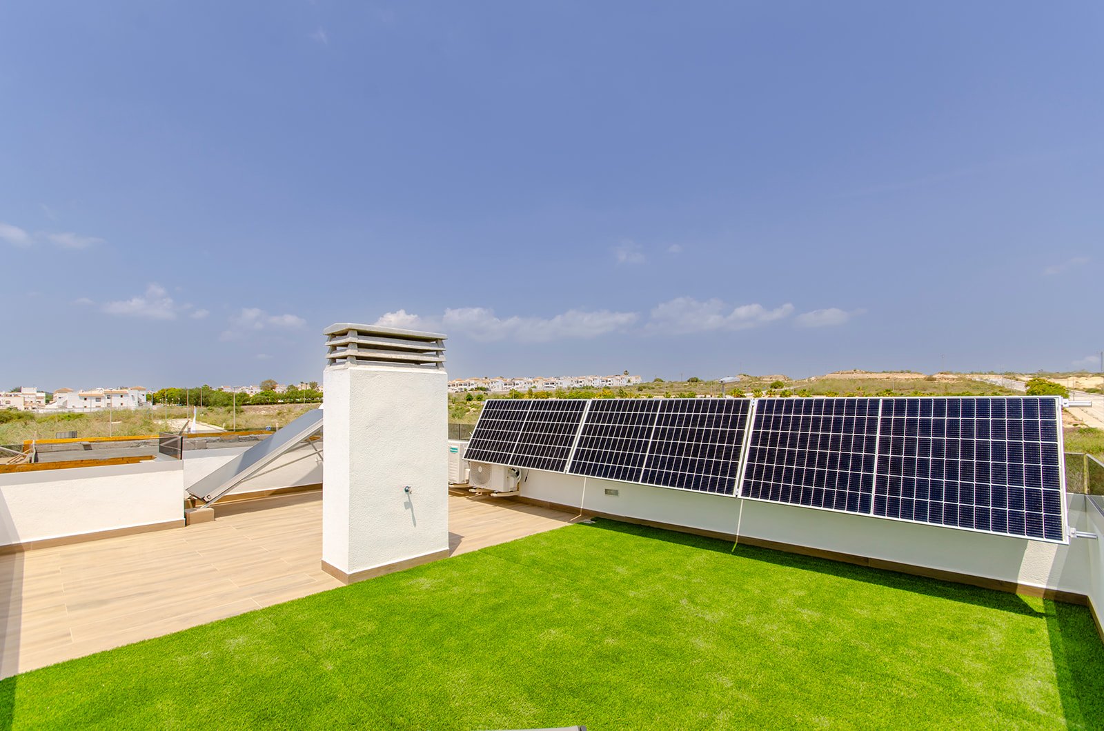  In der charmanten Stadt Orihuela gelegen, bietet dieser Wohnkomplex 39 unabhängige Häuser, die durch ihr modernes und funktionales Design hervorstech