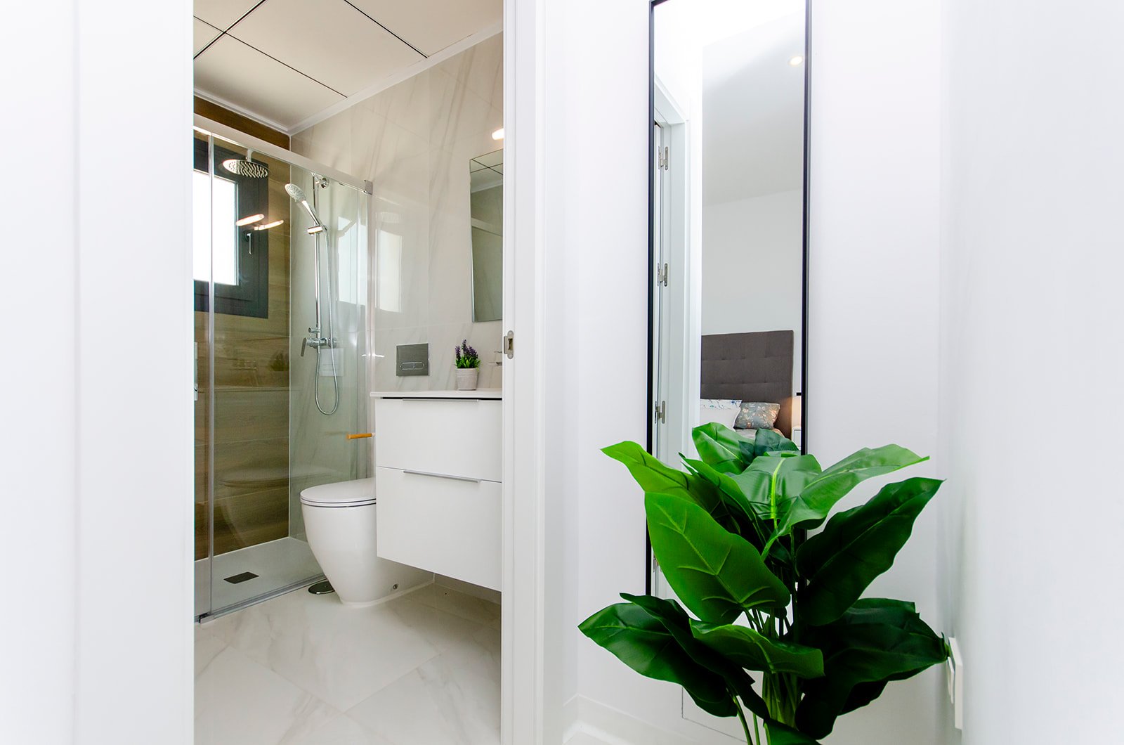  In der charmanten Stadt Orihuela gelegen, bietet dieser Wohnkomplex 39 unabhängige Häuser, die durch ihr modernes und funktionales Design hervorstech