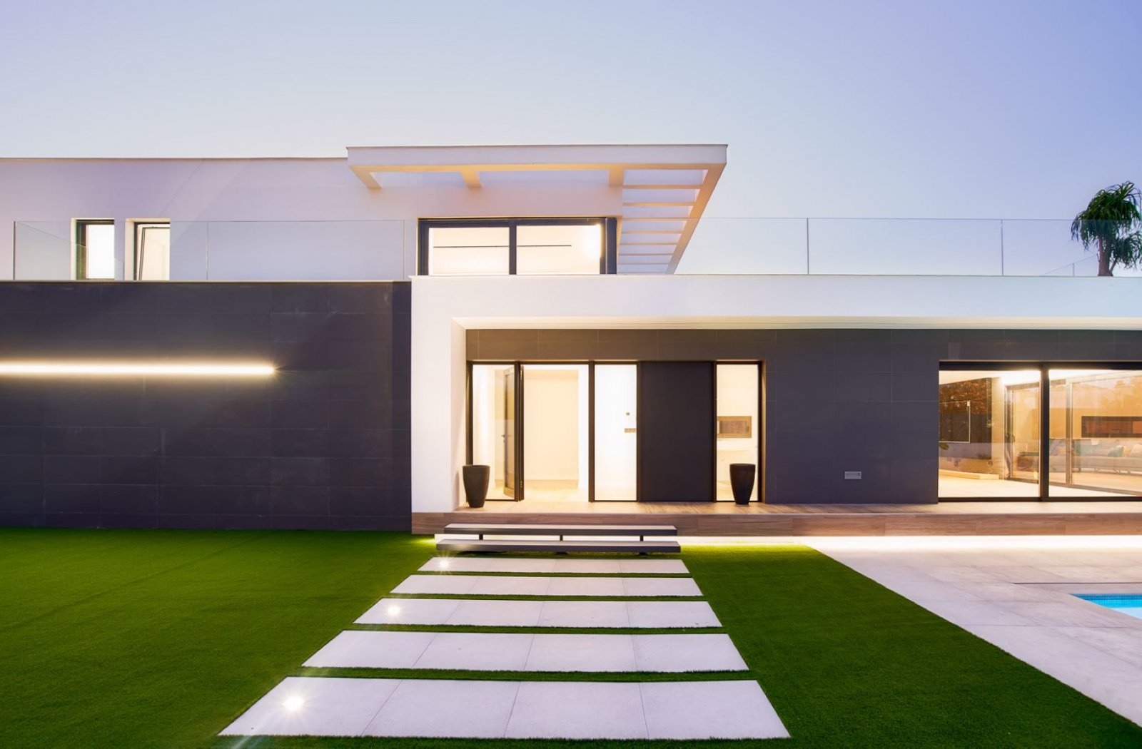  In der charmanten Stadt Molina de Segura gelegen, bietet dieser Wohnkomplex 34 unabhängige Häuser, die Komfort und Modernität vereinen. Die Immobilie