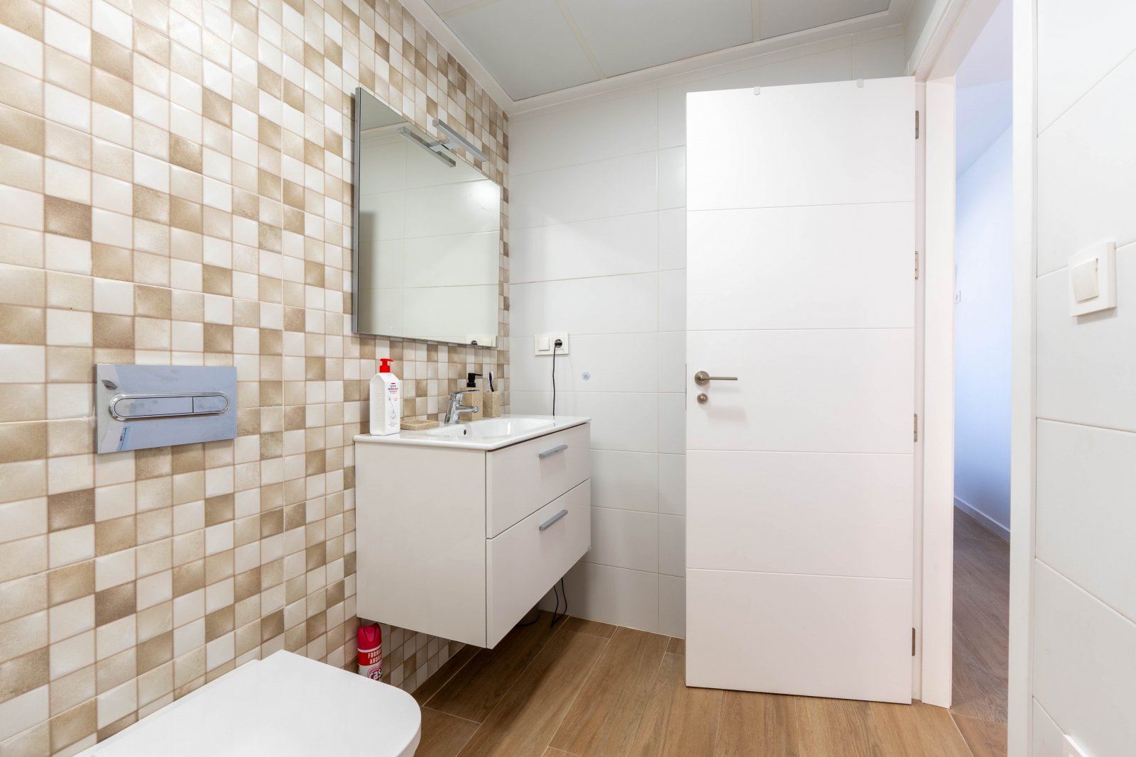  In der charmanten Region Murcia gelegen, bietet dieses unabhängige Anwesen eine ideale Umgebung für diejenigen, die ein exklusives und gut angebunden