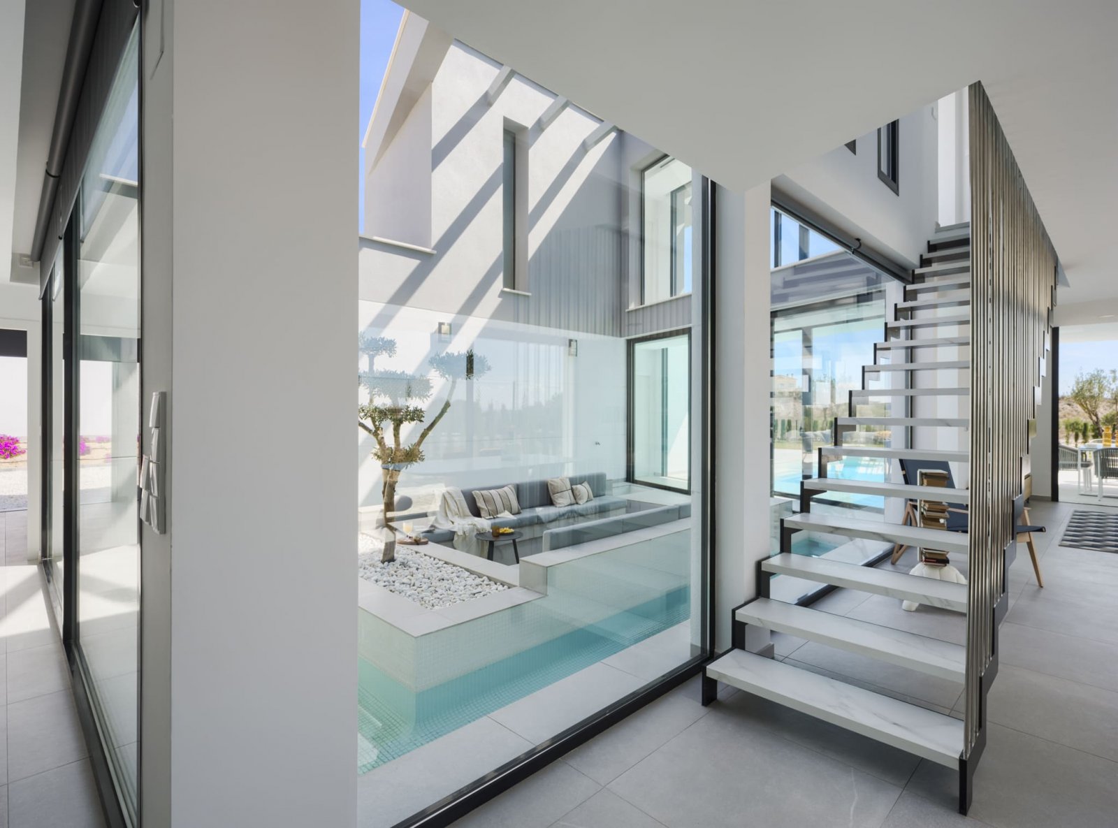 In der schönen Region Murcia gelegen, bietet diese exklusive Sammlung von 18 unabhängigen Wohnhäusern eine außergewöhnliche Lebensumgebung. Diese Imm