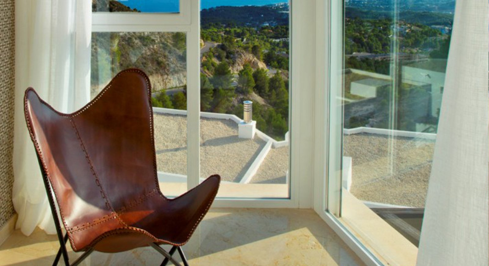  Diese Immobilien befinden sich in der exklusiven Ortschaft Altea und bieten ein einzigartiges Wohnerlebnis mit beeindruckendem Meerblick. Die Anlage 