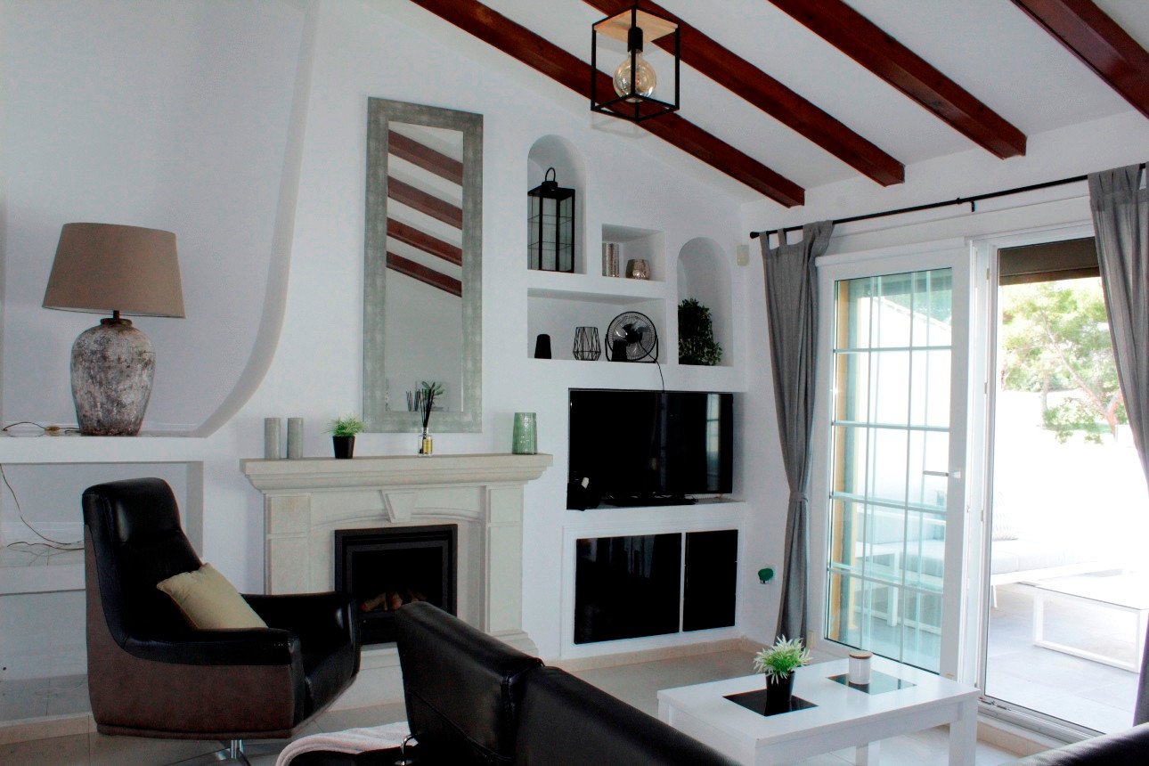  Spanische Villa in erster Reihe mit fantastischem Blick auf den Golfplatz – Villamartín, Fortuna II&#13;&#13;
Diese charmante, freistehende Villa in 