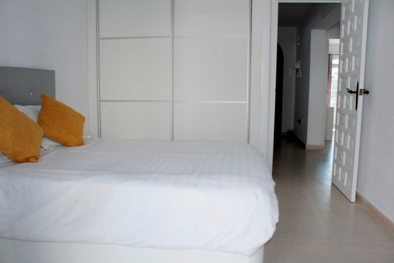  Spanische Villa in erster Reihe mit fantastischem Blick auf den Golfplatz – Villamartín, Fortuna II&#13;&#13;
Diese charmante, freistehende Villa in 