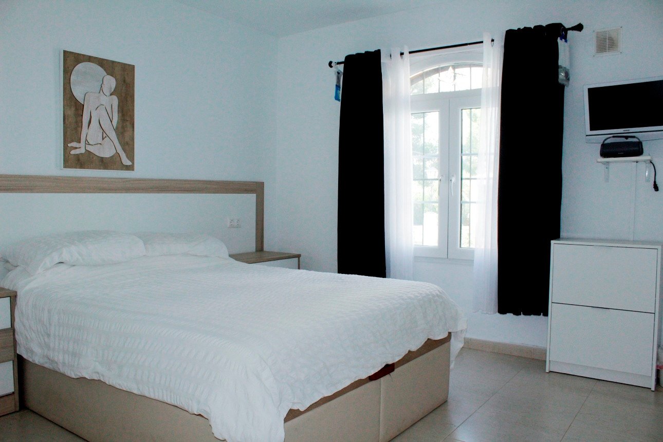  Spanische Villa in erster Reihe mit fantastischem Blick auf den Golfplatz – Villamartín, Fortuna II&#13;&#13;
Diese charmante, freistehende Villa in 