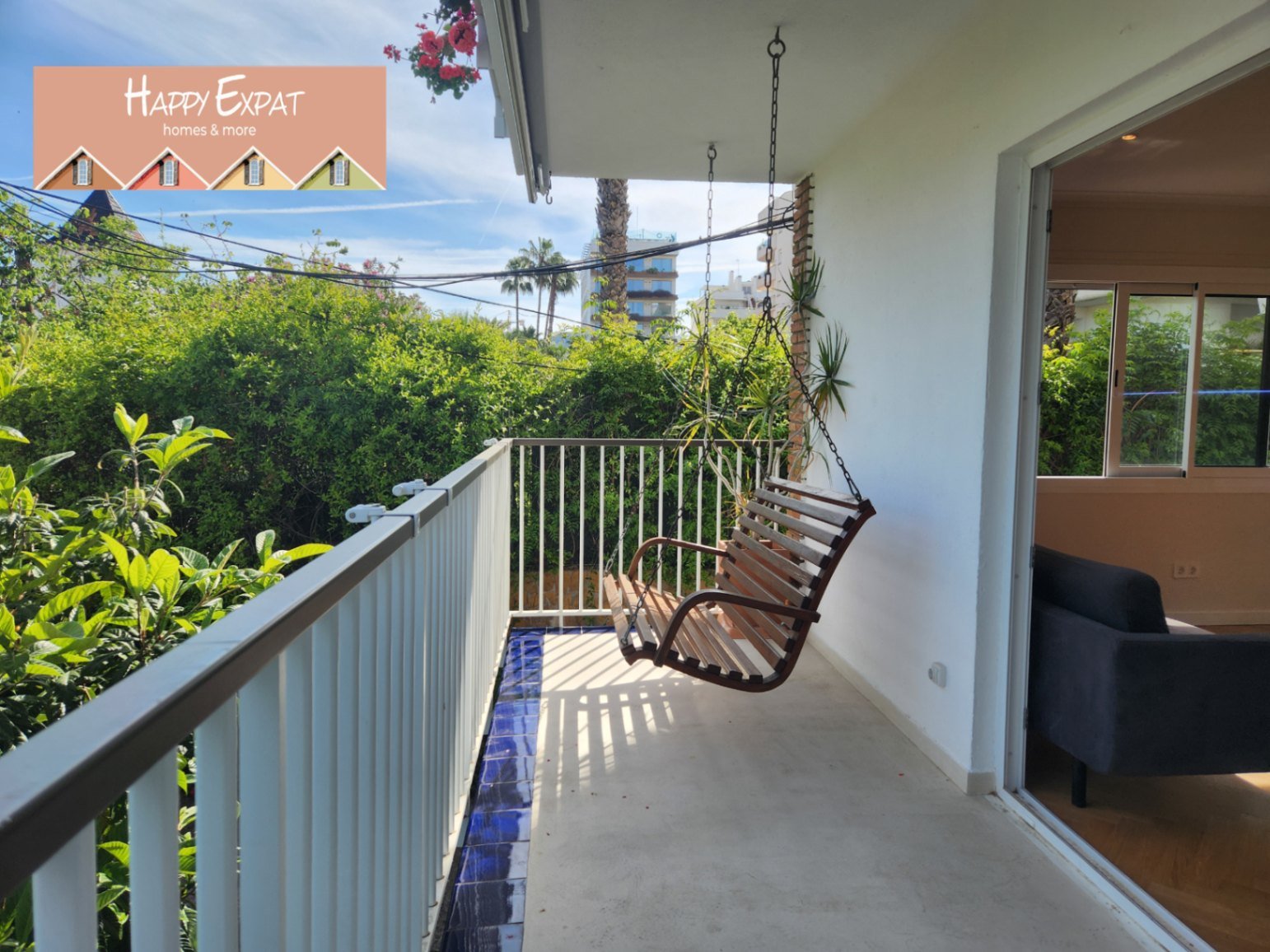 Diese Eckwohnung ist lichtdurchflutet und mit Eichenparkett, Fußbodenheizung sowie hochwertigen Schall- und Wärmeisolierungen ausgestattet. Große dopp