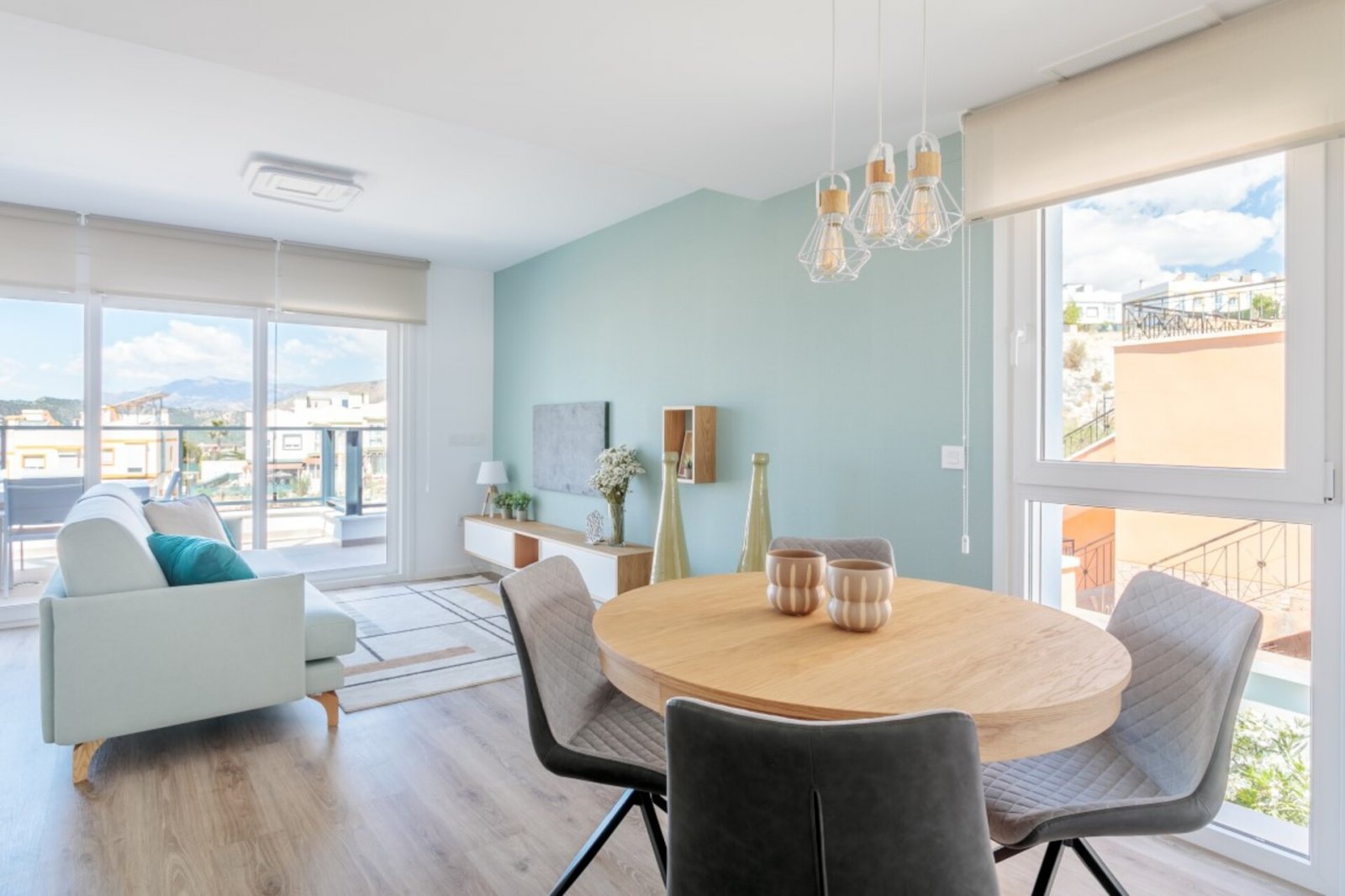  In der charmanten Stadt Finestrat gelegen, bietet diese Wohnanlage eine Vielzahl von Typologien, die unterschiedlichen Bedürfnissen und Lebensstilen 