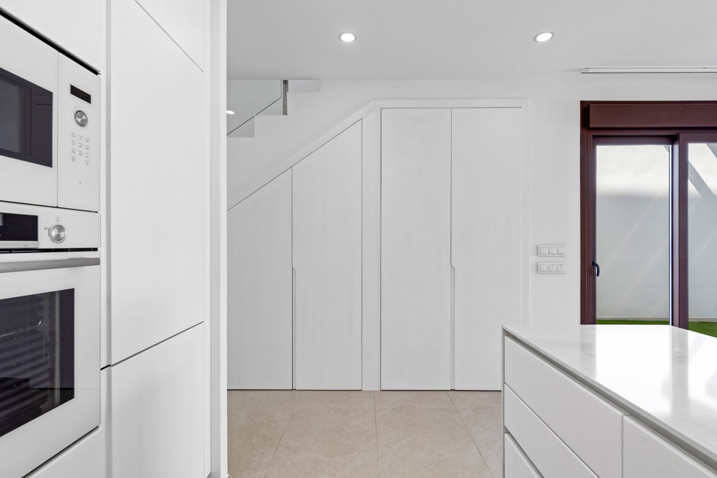  Im charmanten Ort Pilar de la Horadada gelegen, bietet dieses Ensemble freistehender Chalets eine einzigartige Gelegenheit, das Leben an der Costa Bl