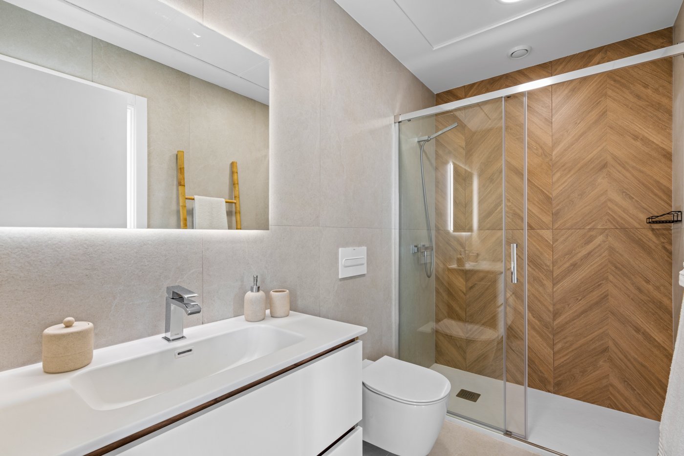  Im charmanten Ort Pilar de la Horadada gelegen, bietet dieses Ensemble freistehender Chalets eine einzigartige Gelegenheit, das Leben an der Costa Bl