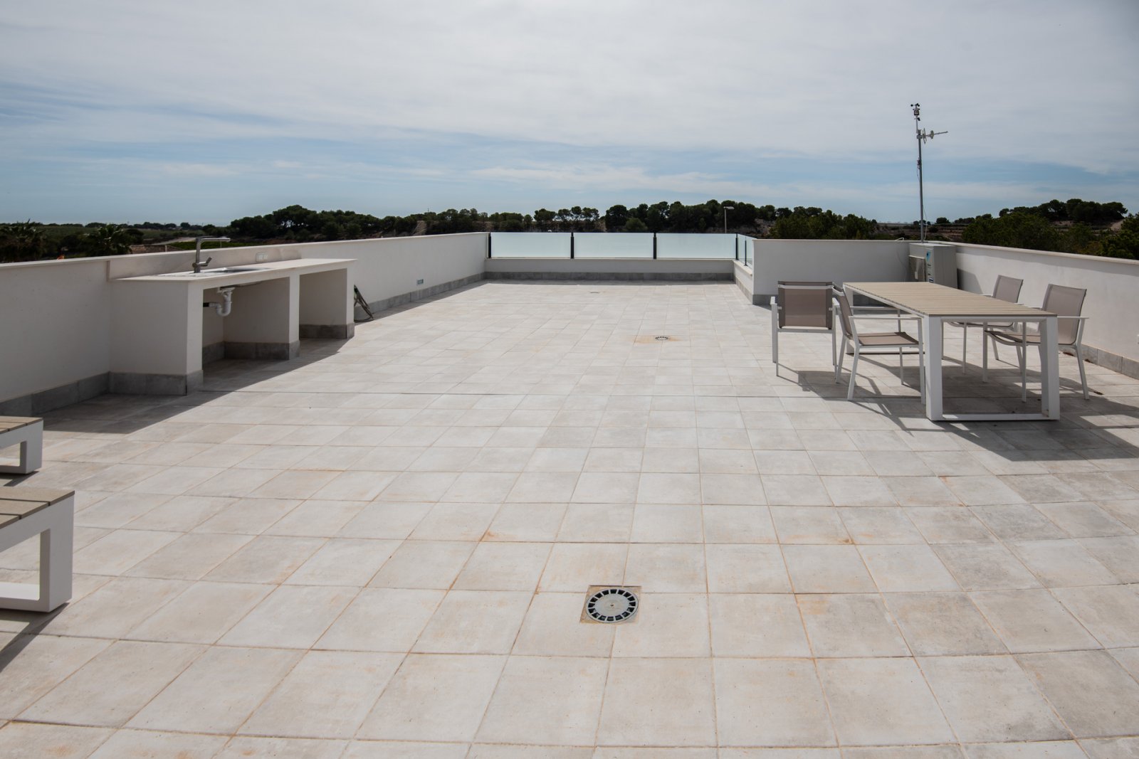  In der charmanten Umgebung von Pinar de Campoverde gelegen, bietet dieser Komplex von 9 freistehenden Häusern einen exklusiven und komfortablen Leben