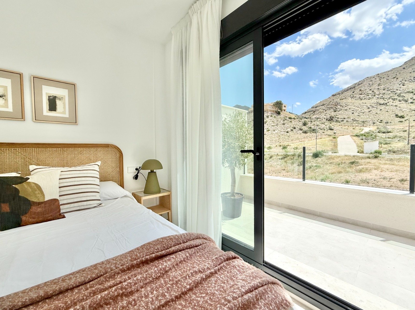  In der charmanten Stadt Cox gelegen, bietet dieses Ensemble von Reihenhäusern eine einzigartige Gelegenheit für diejenigen, die ein Zuhause in einer 