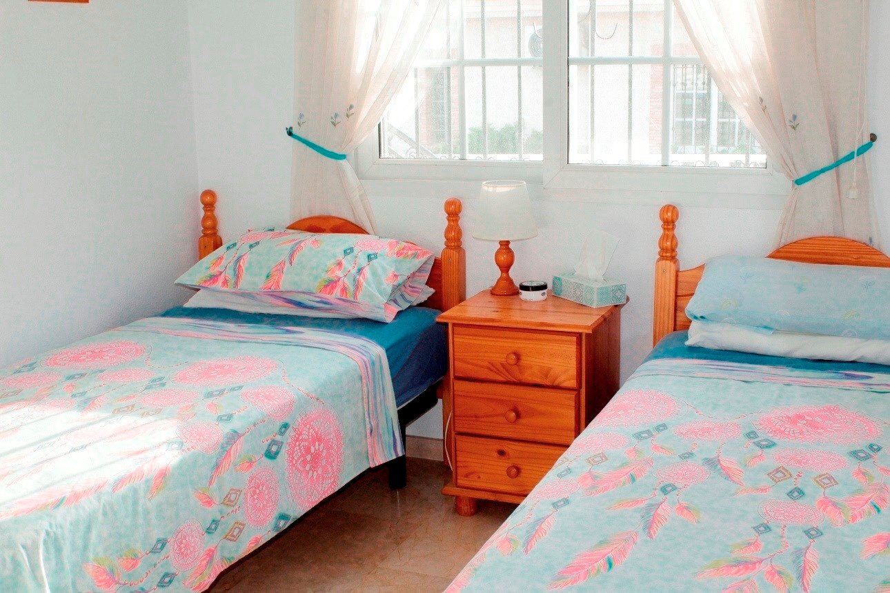  Wunderschöner Bungalow mit 2 Schlafzimmern in Oporto Golf, Los Dolses – Villamartín.&#13;&#13;
Dieser makellose, nach Südwesten ausgerichtete Bungalo