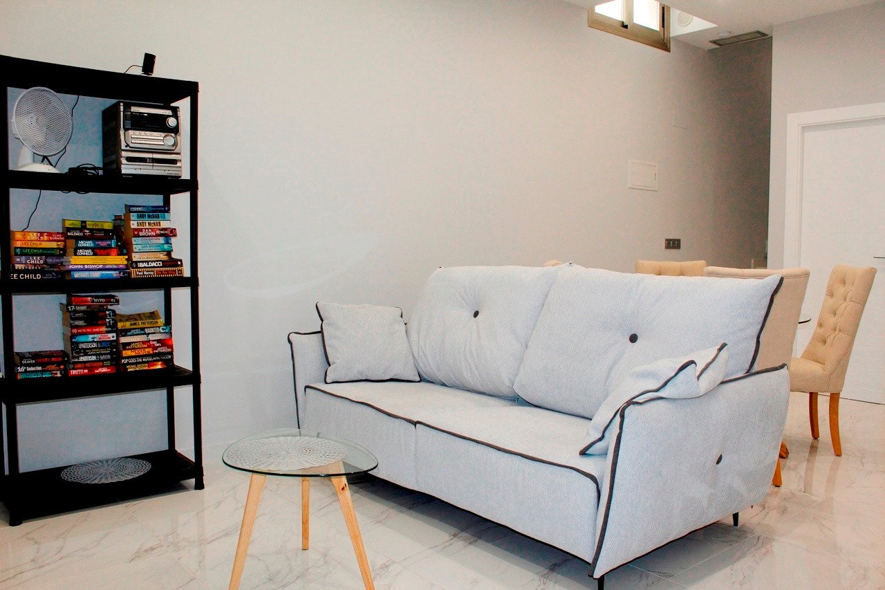  Schönes freistehendes Haus mit Südlage Villa mit 4 Schlafzimmern und 3 en-suite Bädern zu verkaufen. Diese voll ausgestattete Immobilie verfügt über 