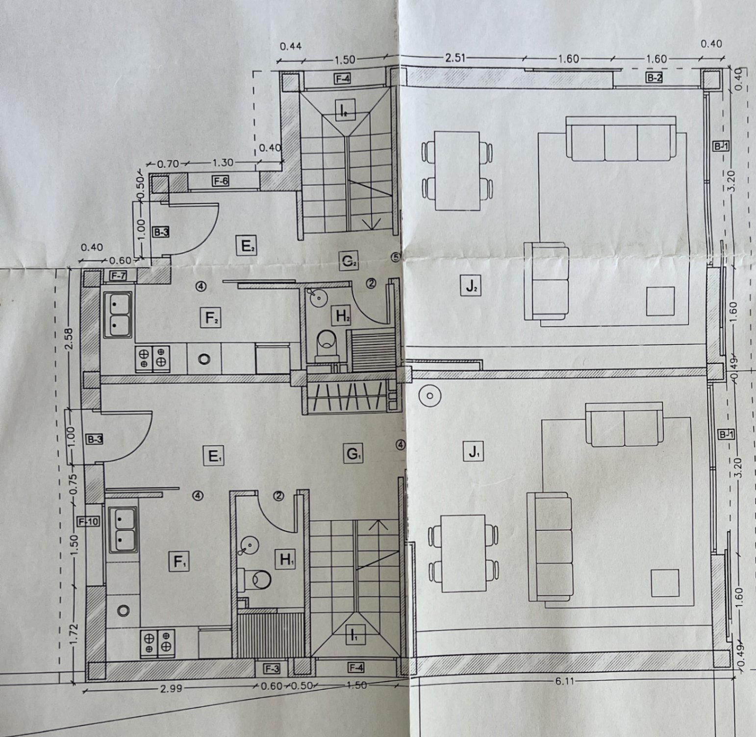 Beeindruckende Zweifamilienhaus-Hälfte mit Touristenlizenz (mit hoher Rentabilität) und Meerblick in Vallpineda.


Diese Doppelhaushälfte verfügt üb