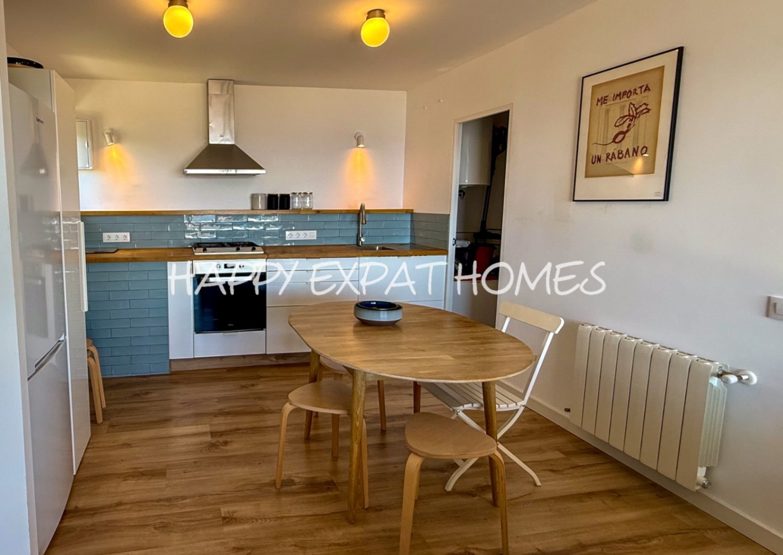 Diese wunderschöne Immobilie befindet sich in einem der beliebtesten Gebiete von Les Botigues de Sitges. Ihre atemberaubenden Meerblicke sind ohne Zwe