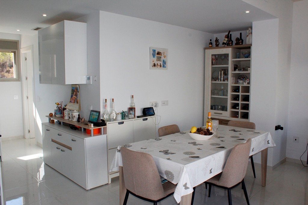  EXKLUSIV &quot;READY TO MOVE IN“ moderne und stilvolle 3-Bett, 3 en-suite Badezimmer VOLL MÖBELIERTE VILLA, in der ruhigen Lage von SAN MIGUEL DE SAL