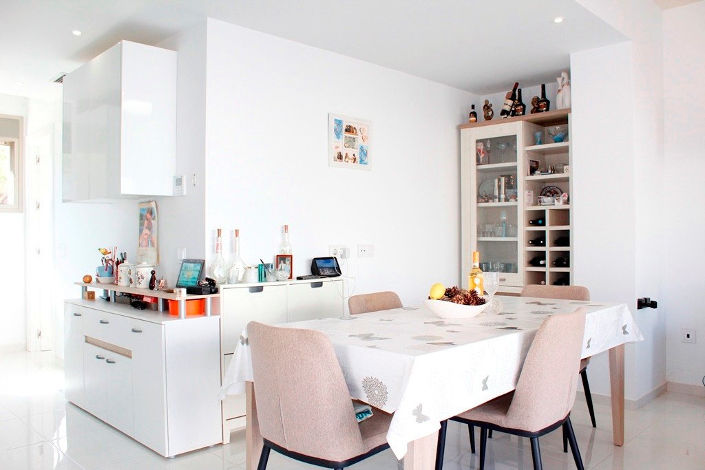  EXKLUSIV &quot;READY TO MOVE IN“ moderne und stilvolle 3-Bett, 3 en-suite Badezimmer VOLL MÖBELIERTE VILLA, in der ruhigen Lage von SAN MIGUEL DE SAL