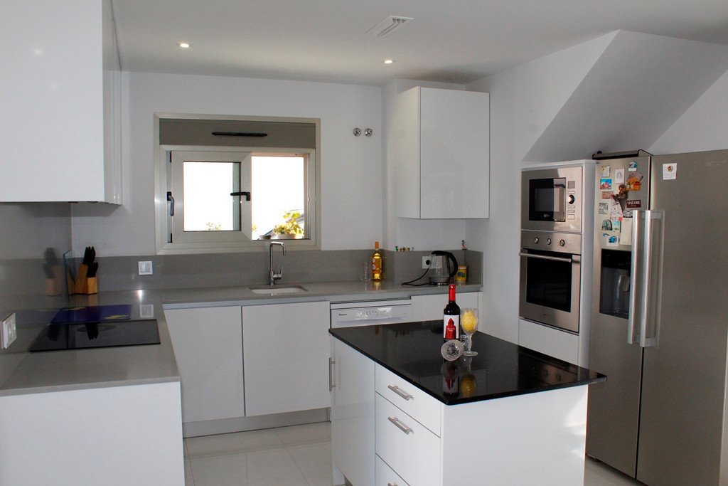  EXKLUSIV &quot;READY TO MOVE IN“ moderne und stilvolle 3-Bett, 3 en-suite Badezimmer VOLL MÖBELIERTE VILLA, in der ruhigen Lage von SAN MIGUEL DE SAL