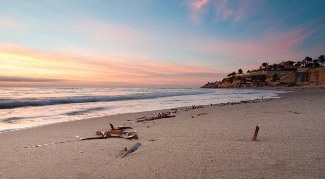  EXKLUSIV &quot;READY TO MOVE IN“ moderne und stilvolle 3-Bett, 3 en-suite Badezimmer VOLL MÖBELIERTE VILLA, in der ruhigen Lage von SAN MIGUEL DE SAL