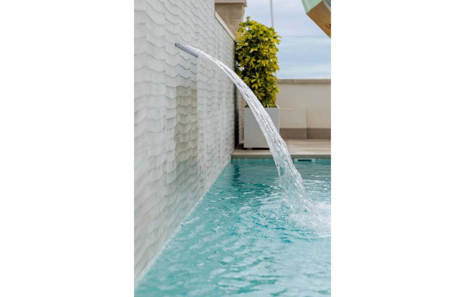  Diese Wohnanlage, bestehend aus 18 einzelnen Villen, befindet sich derzeit im Bau, 10 Kilometer von den hervorragenden Sandstränden der Costa Blanca 