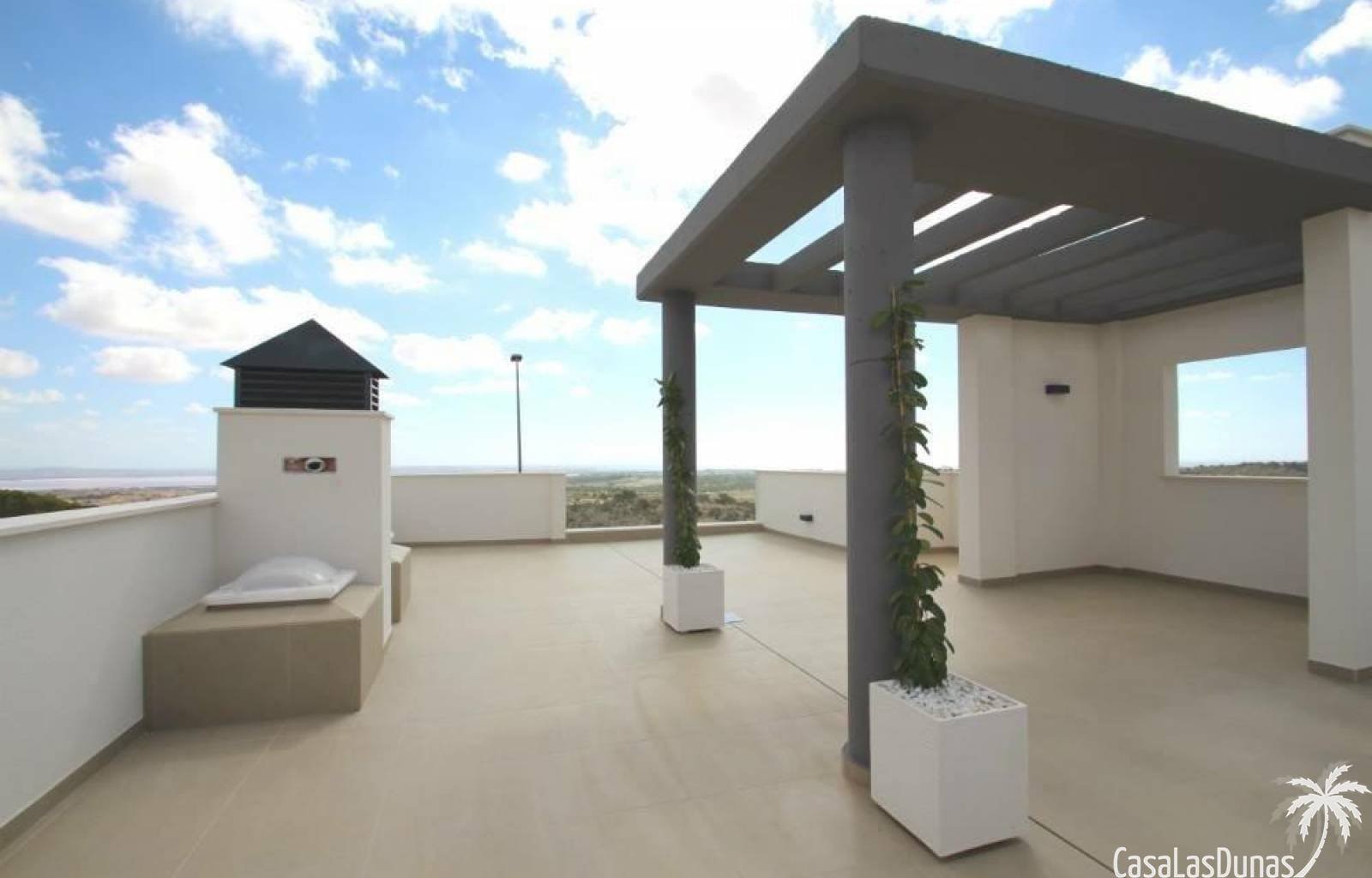  Diese Wohnanlage, bestehend aus 18 einzelnen Villen, befindet sich derzeit im Bau, 10 Kilometer von den hervorragenden Sandstränden der Costa Blanca 