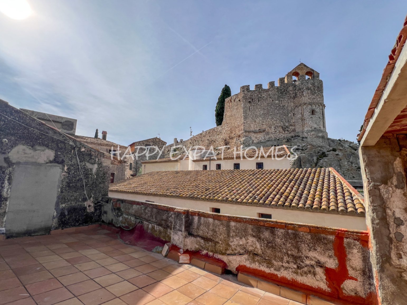 Schreiten Sie in die Geschichte und stellen Sie sich die Möglichkeiten vor.
Dieses einzigartige Haus aus dem 18. Jahrhundert befindet sich im malerisc