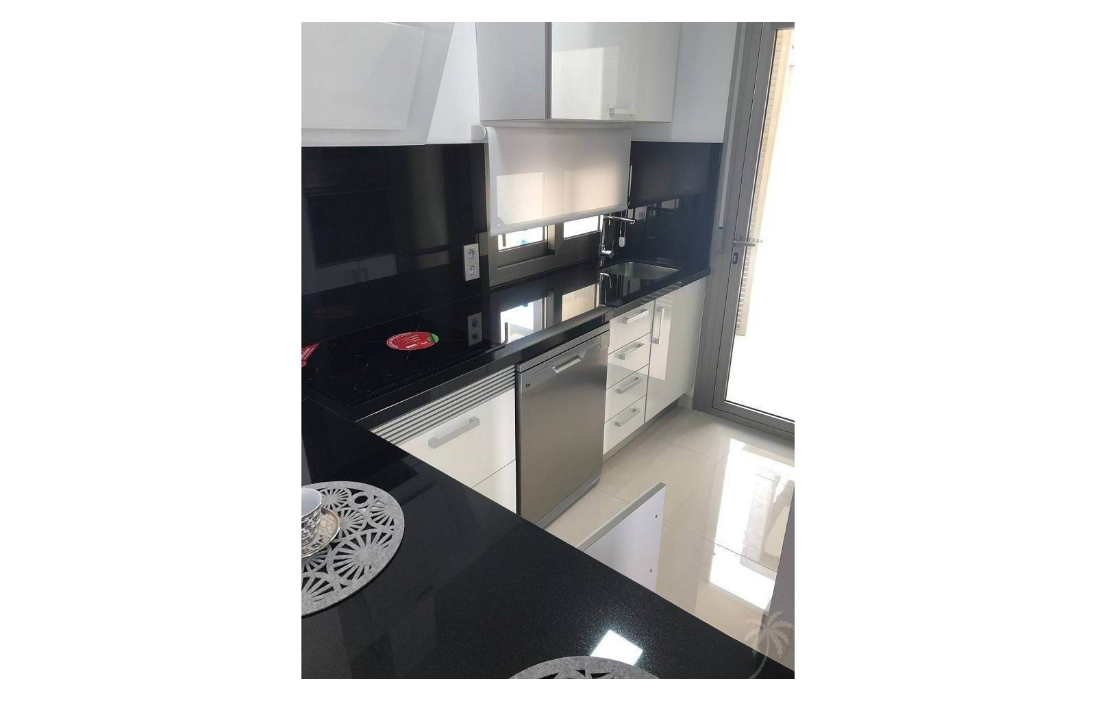  Freistehende Luxusvilla im modernen und minimalistischen Stil in einer Residenz in San Miguel de Salinas mit privaten Parkplätzen. Hochwertige Aussta