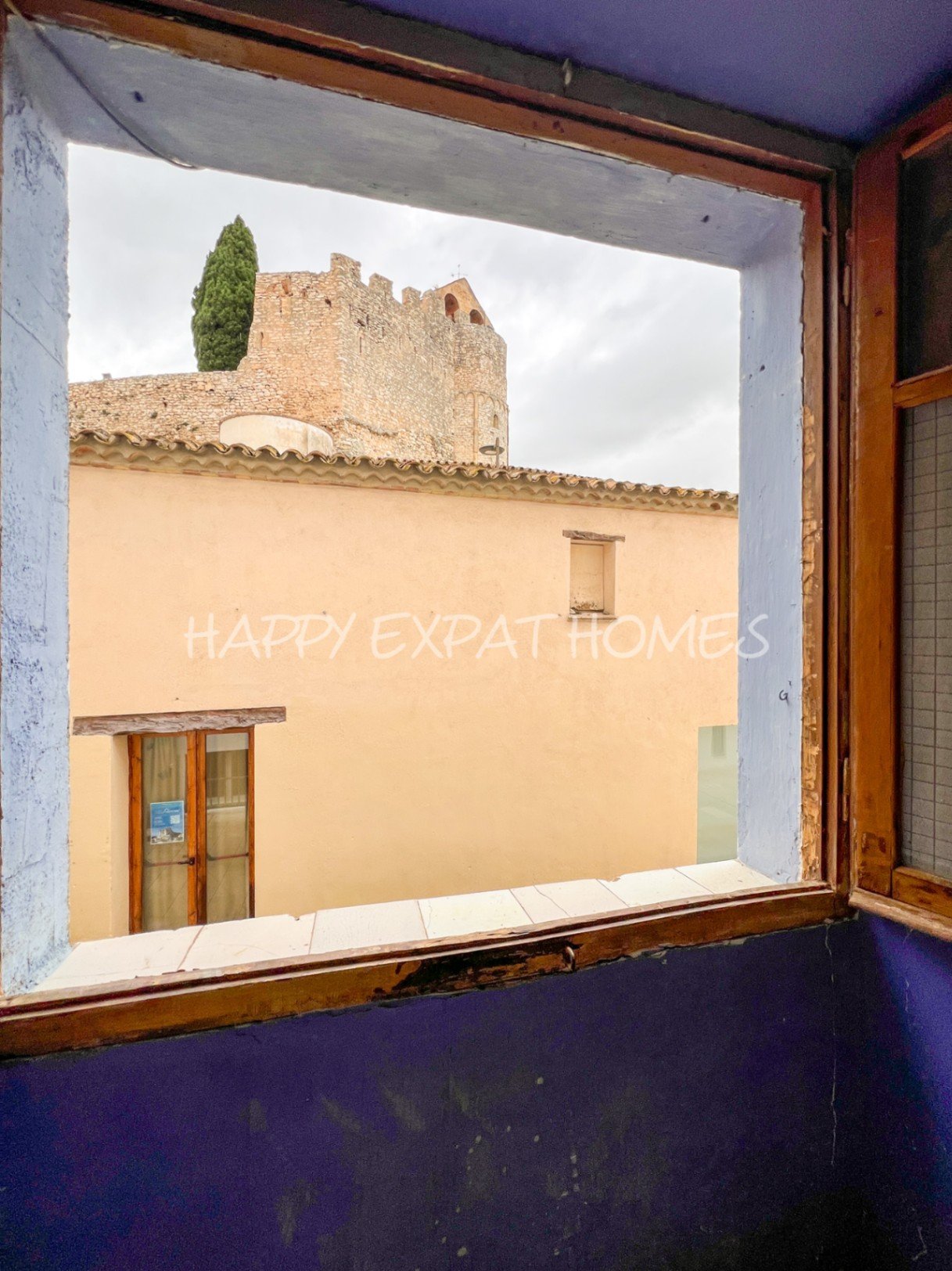 Schreiten Sie in die Geschichte und stellen Sie sich die Möglichkeiten vor.
Dieses einzigartige Haus aus dem 18. Jahrhundert befindet sich im malerisc