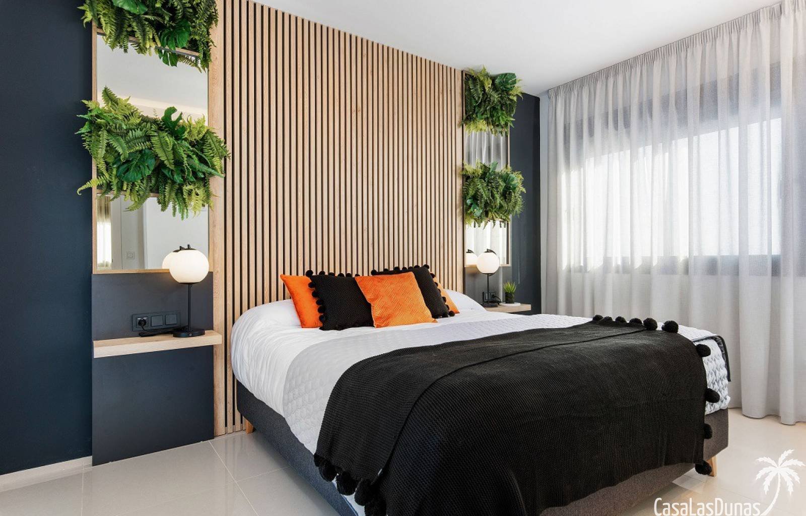  Schlüssel bereit!

 Dieses prächtige Neubauprojekt befindet sich in Los Alcázares, nur wenige Schritte vom Strand entfernt. Die Villen bestehen aus 3