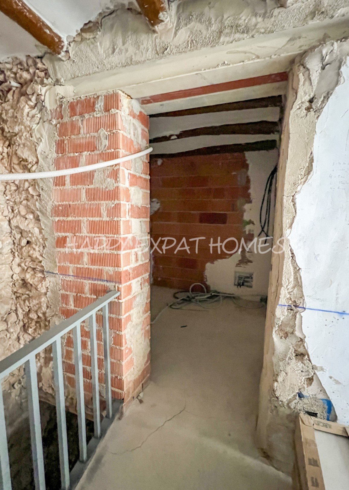 Schreiten Sie in die Geschichte und stellen Sie sich die Möglichkeiten vor.
Dieses einzigartige Haus aus dem 18. Jahrhundert befindet sich im malerisc