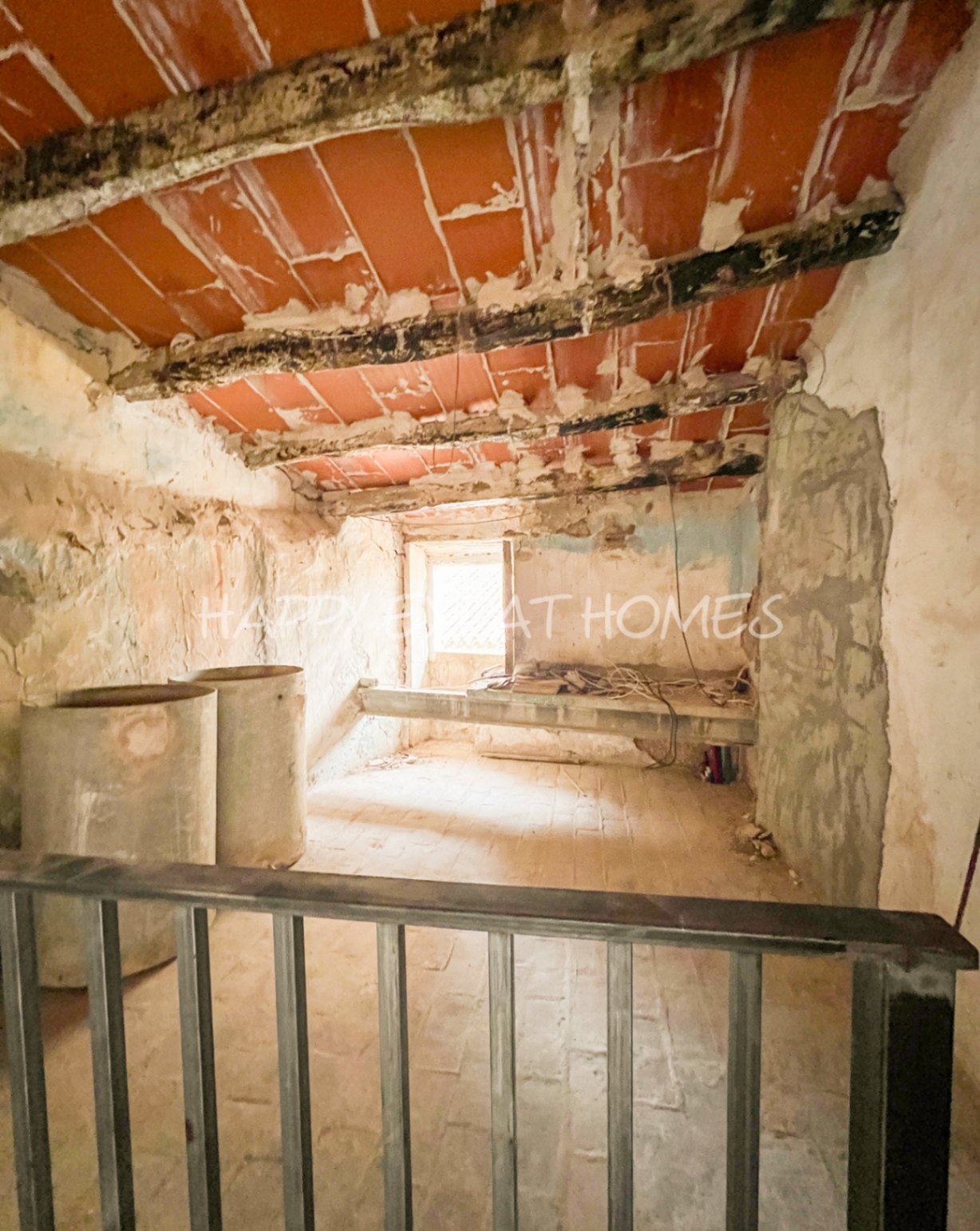 Schreiten Sie in die Geschichte und stellen Sie sich die Möglichkeiten vor.
Dieses einzigartige Haus aus dem 18. Jahrhundert befindet sich im malerisc