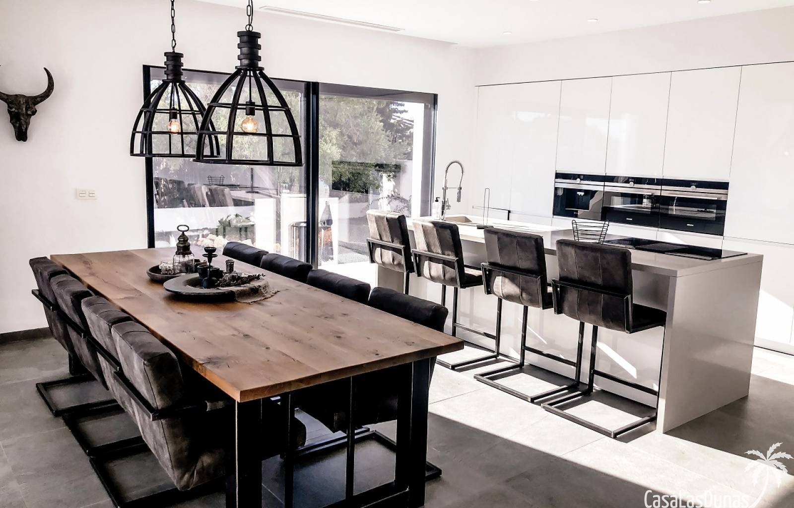  Moderne und luxuriöse Neubauvilla mit wunderschönem Meerblick in Ciudad Quesada und nur wenige Gehminuten von verschiedenen Einrichtungen wie Geschäf