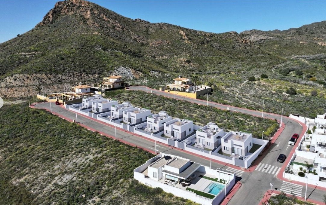 Mazarrón:  In der charmanten Stadt Mazarrón gelegen, bietet dieses exklusive Immobilienangebot zwei freistehende Häuser für diejenigen, die ein Zuhause in einer 