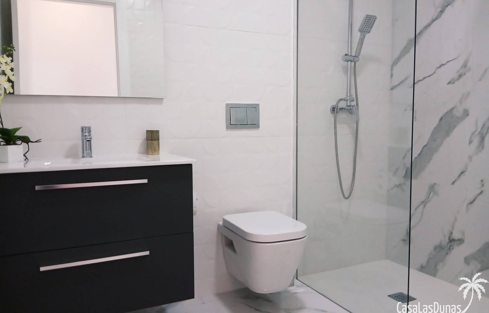  Es werden nur 5 dieser Villen gebaut, sodass Sie in einem recht exklusiven Haus in ausgezeichneter Lage in der wunderschönen Stadt Benijofar wohnen w