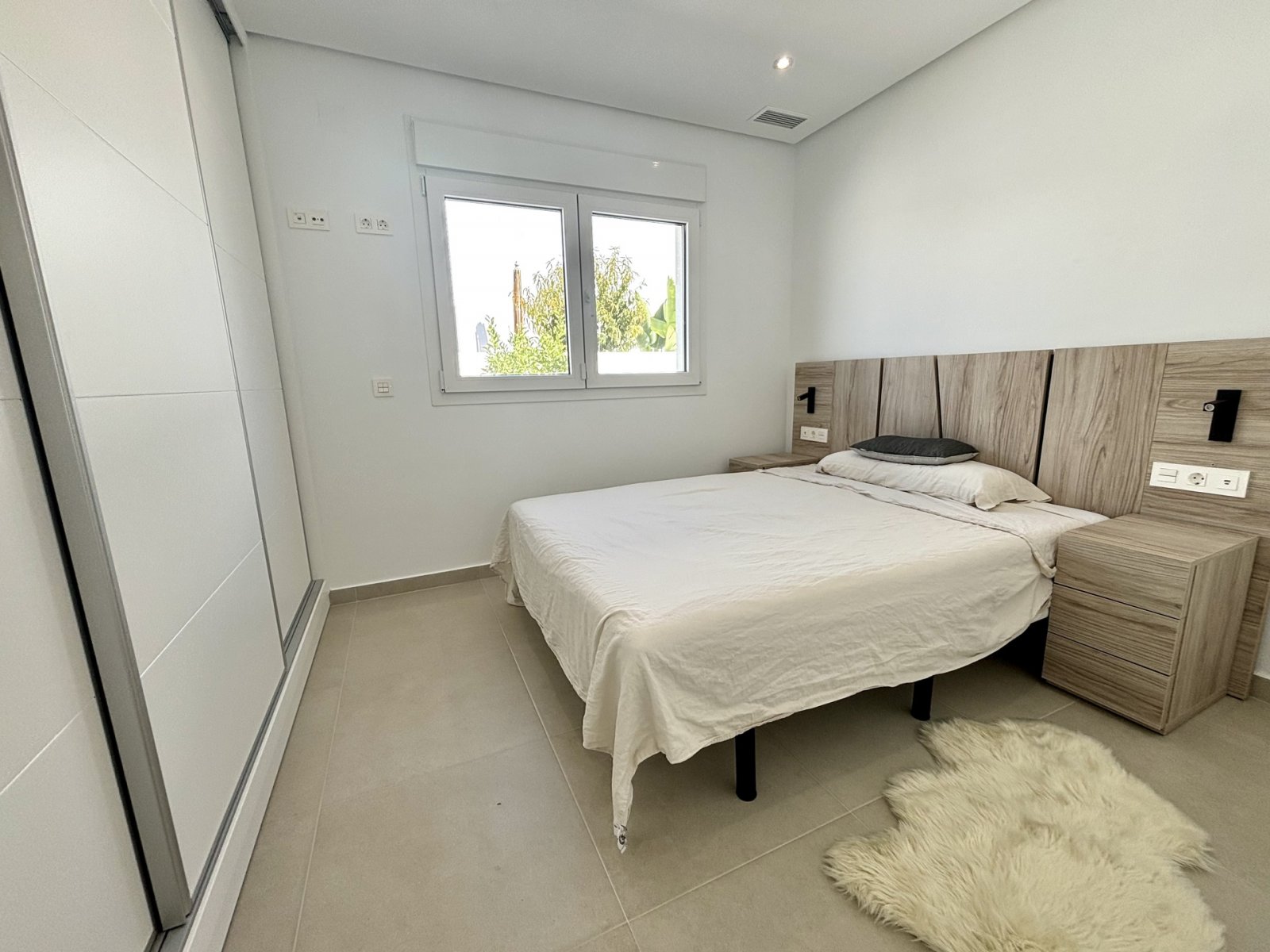  In der charmanten Stadt Benijófar gelegen, bietet dieses exklusive Ensemble freistehender Häuser eine einzigartige Gelegenheit für diejenigen, die ei