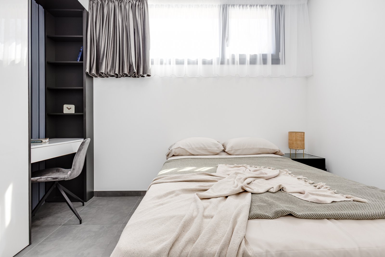  In der charmanten Gegend von La Mata gelegen, bietet dieses exklusive Wohnangebot zwei unabhängige Immobilien, die sich durch ihre Nähe zum Meer ausz