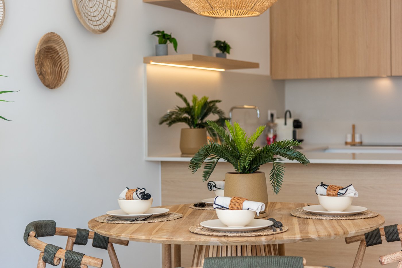 In der charmanten Stadt Los Alcázares gelegen, bietet dieser Komplex von 6 unabhängigen Immobilien einen exklusiven Lebensstil in einer privilegierte