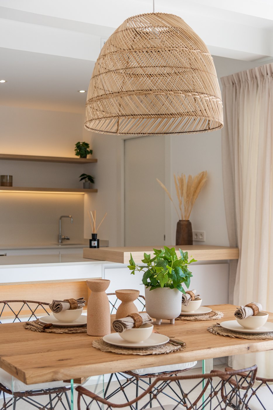 In der charmanten Stadt Los Alcázares gelegen, bietet dieser Komplex von 6 unabhängigen Immobilien einen exklusiven Lebensstil in einer privilegierte