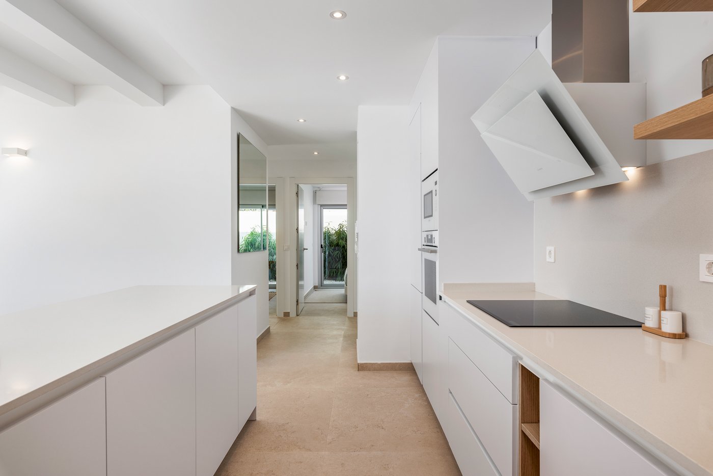 In der charmanten Stadt Los Alcázares gelegen, bietet dieser Komplex von 6 unabhängigen Immobilien einen exklusiven Lebensstil in einer privilegierte