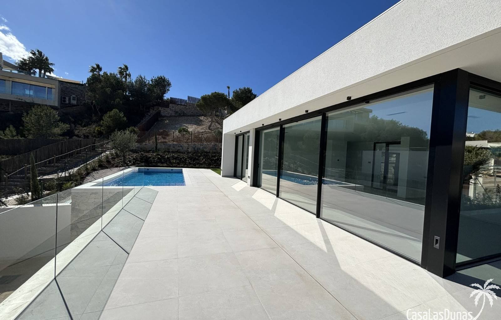  Drei wunderschöne Villen entstehen in bester Lage im luxuriösen Viertel Mimosa Community. Die Villen sind ca. 158 m2 groß und verfügen über 3 Schlafz