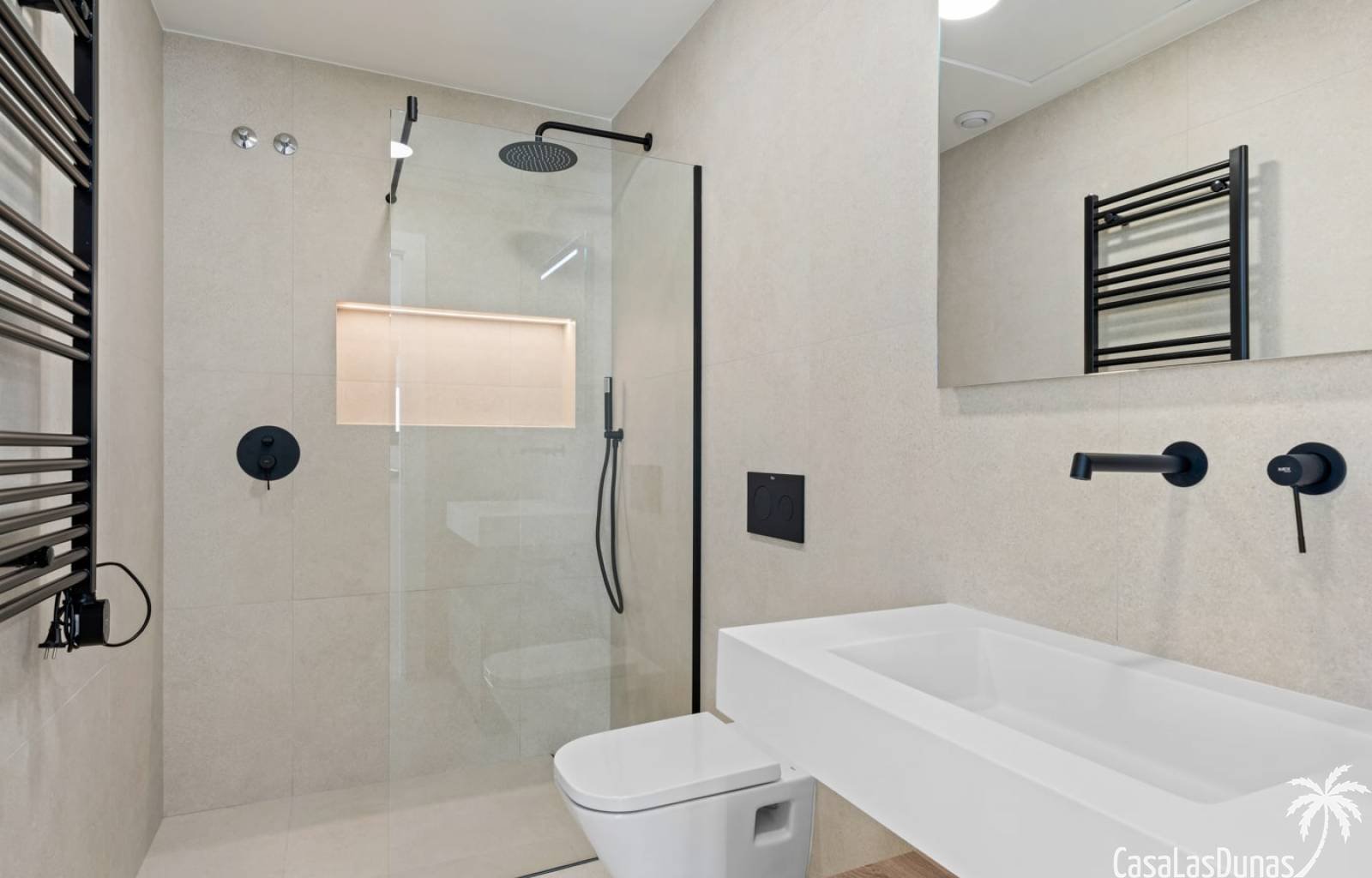  In het zonovergoten Los Alcázares aan de Costa Calida worden deze prachtige villa´s gebouwd. De woning heeft 3 slaapkamers en 2 badkamers.&amp;nbsp;&