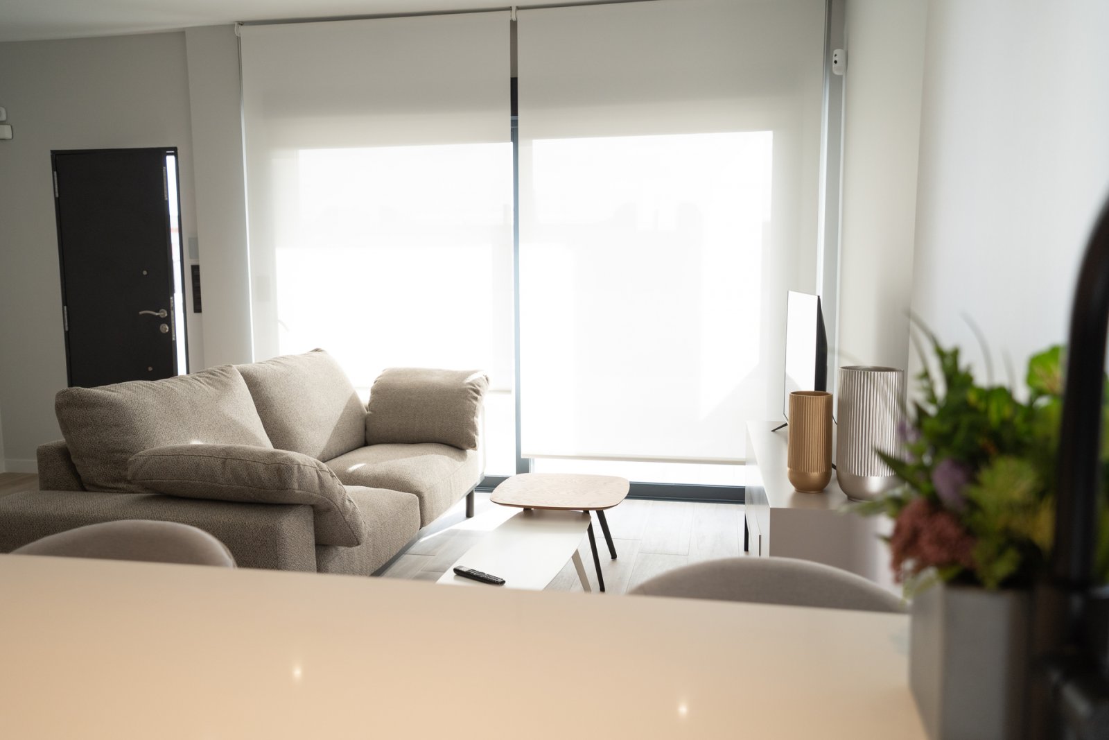  In der charmanten Stadt Torrevieja gelegen, bietet diese Wohnanlage eine Vielzahl von Wohnungen, die sich an unterschiedliche Bedürfnisse und Lebenss