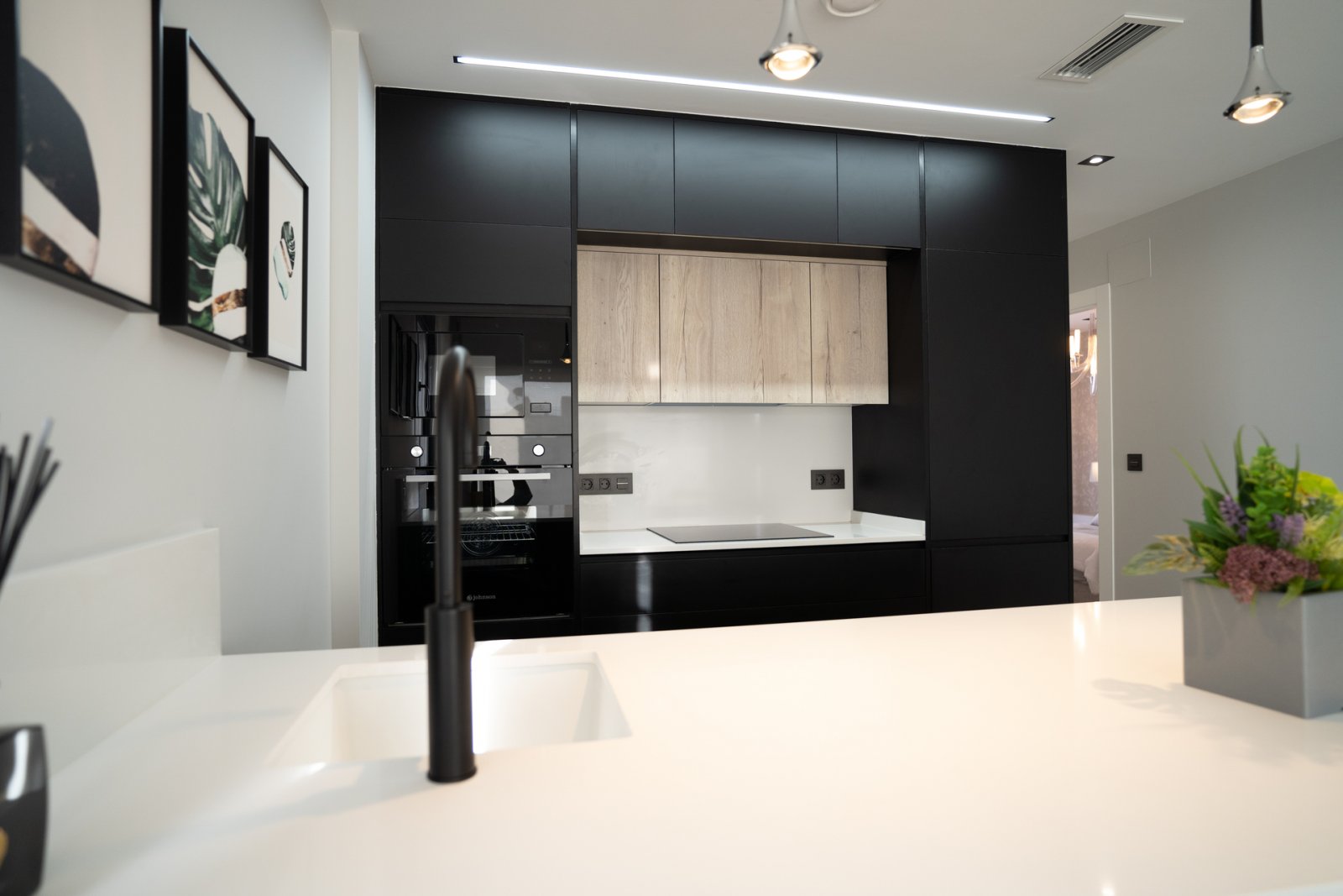  In der charmanten Stadt Torrevieja gelegen, bietet diese Wohnanlage eine Vielzahl von Wohnungen, die sich an unterschiedliche Bedürfnisse und Lebenss